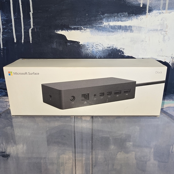 New Microsoft PF3-00005 Surface Docking Station for Pro3, Pro4 Dock Model 1661 - Picture 1 of 5